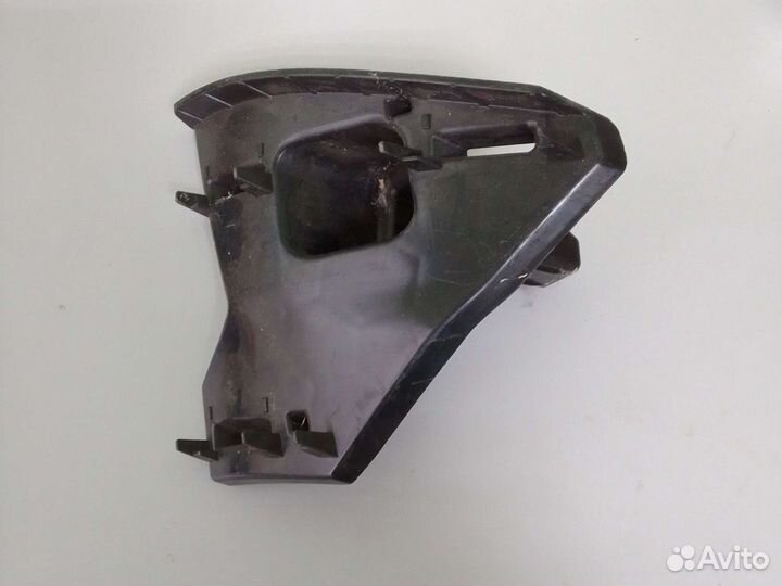 Кронштейн решетки радиатора