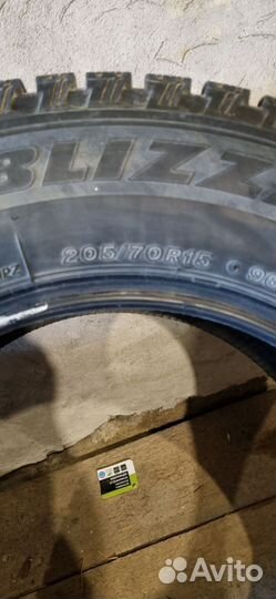 Bridgestone Blizzak Spike-01 205/70 R15 95T