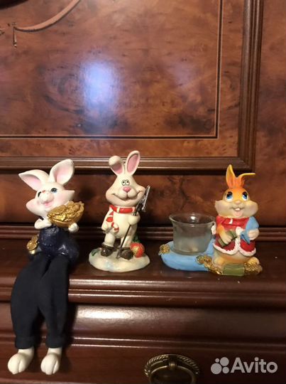 Статуэтки заяц и собака
