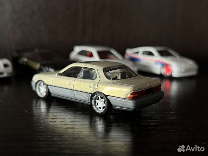 Hot wheels & matchbox 1:64