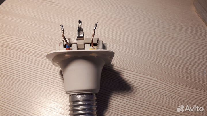 Переходник цоколь-розетка