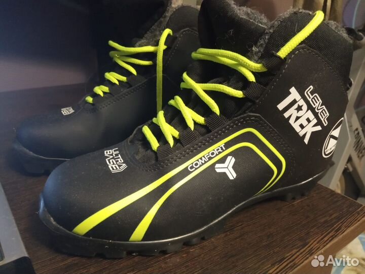 Лыжные ботинки