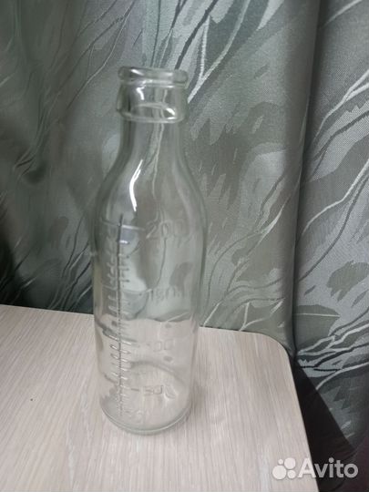 Стеклянная бутылочка