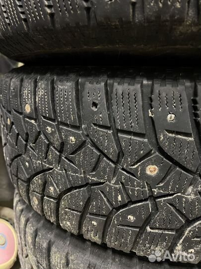 Bridgestone Blizzak Spike-02 215/60 R16 95T