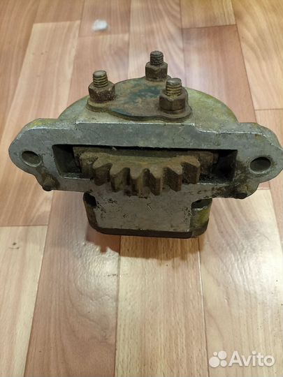 Насос предпусковой прокачки масла хтз, Т-150