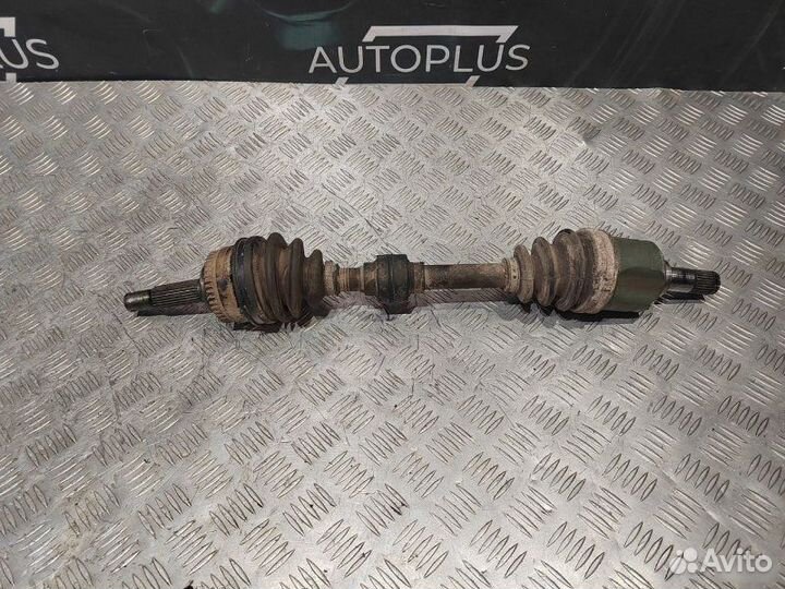 Привод левый Mitsubishi Carisma 1.8 1995-2003