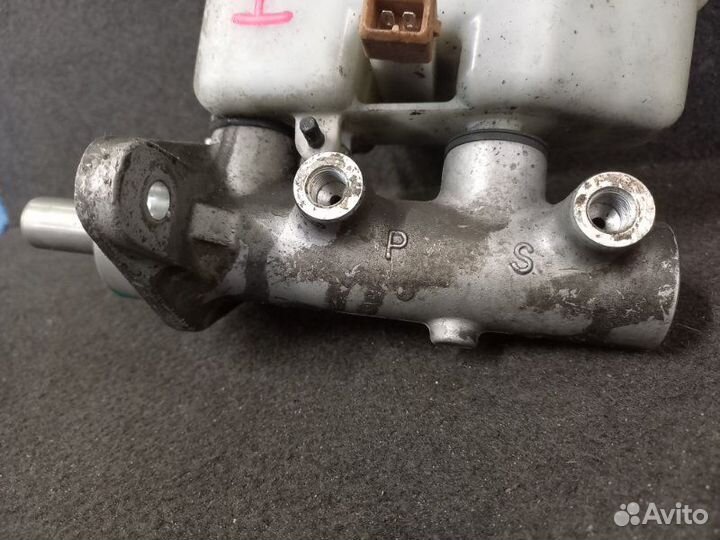 Главный тормозной цилиндр Kia Sportage 2