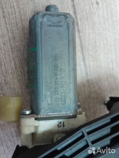 Стеклоподъемник передний правый Renault Symbol I р