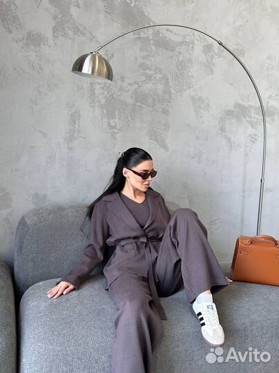 Брючный костюм женский