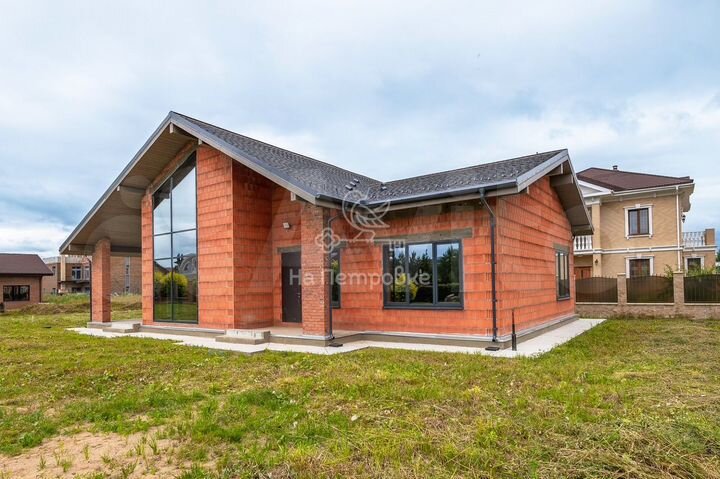 Коттедж 282 м² на участке 15,4 сот.