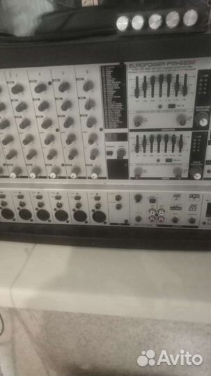 Активный микшерный пульт Behringer