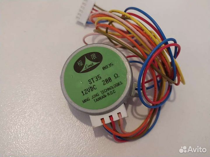 Шаговый двигатель ST35