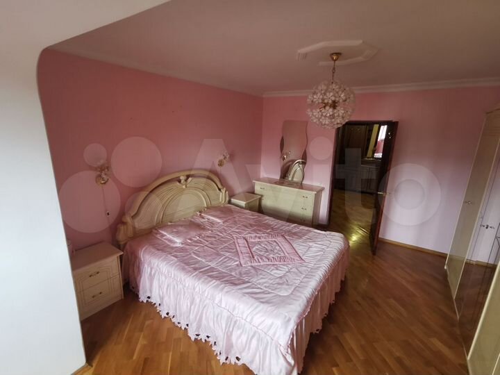 3-к. квартира, 105 м², 8/9 эт.