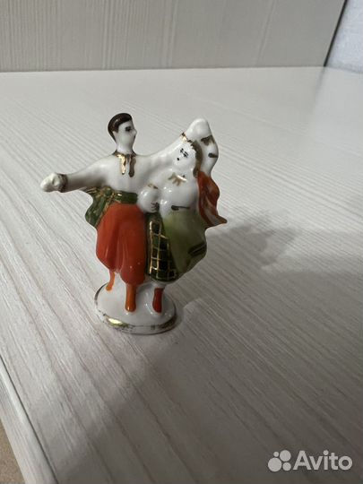 Статуэтка украинский танец