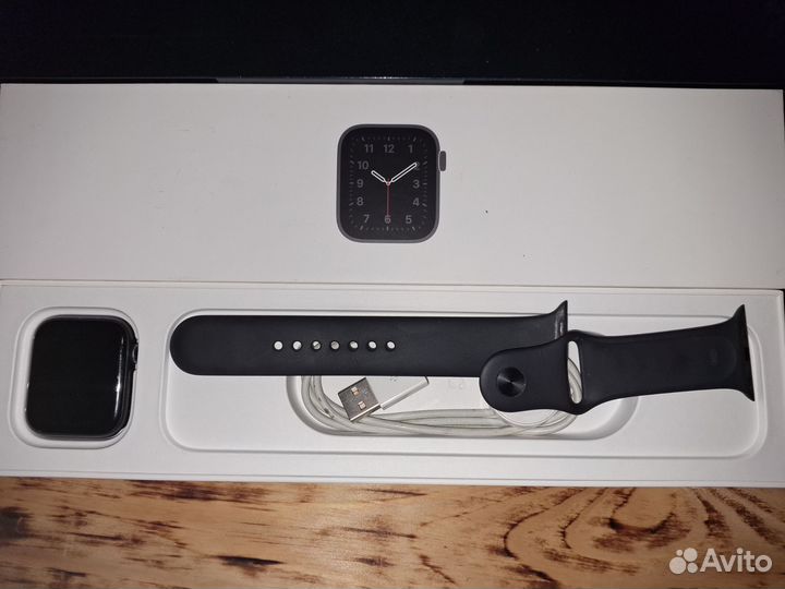 Часы apple watch se 44mm