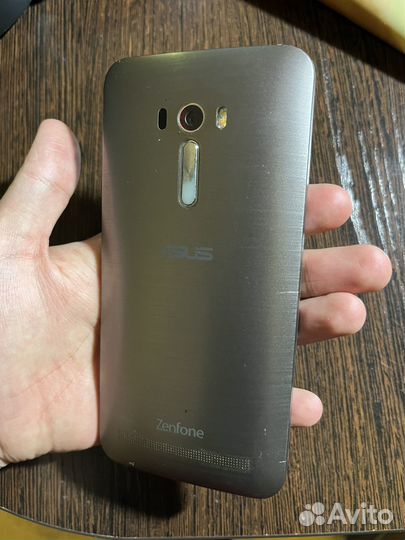 Телефон asus Zenfone Selfie