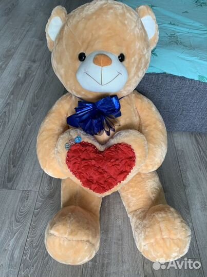 Плюшевый медведь