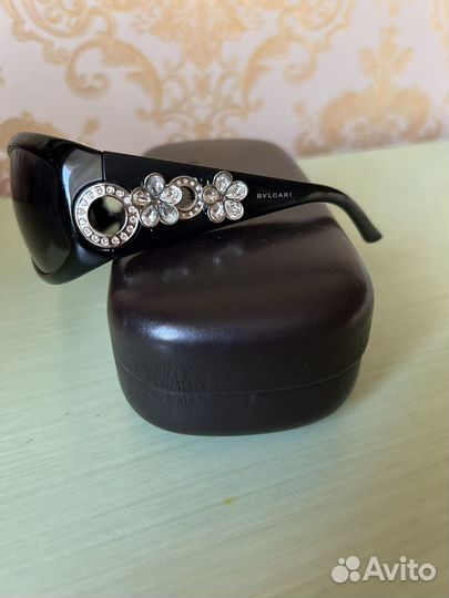 Солнцезащитные очки