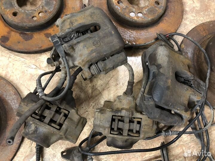 Комплект тормозов W124 M111 M103