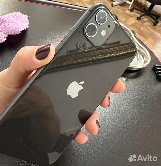 iPhone 11, 64 ГБ