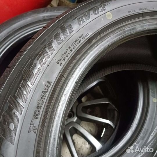 Yokohama BluEarth RV-02 235/50 R18