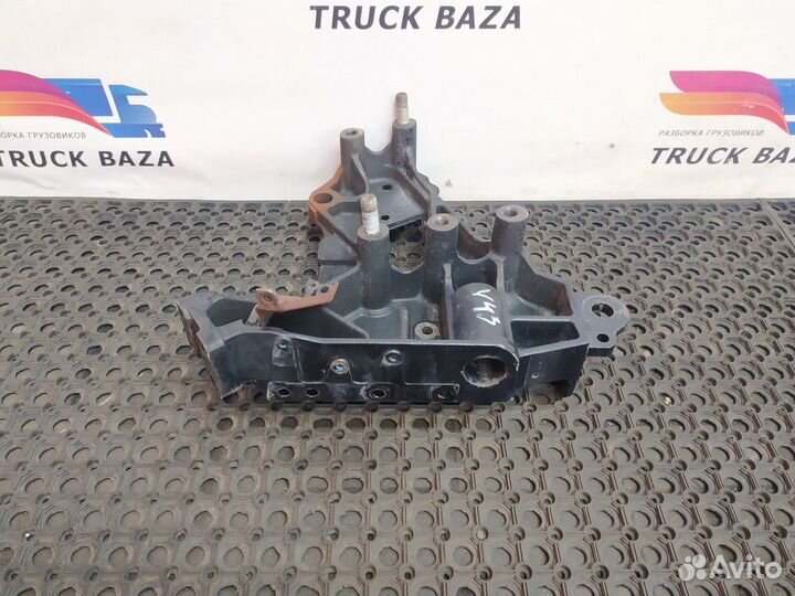 Кронштейн буксировочный левый Volvo FH