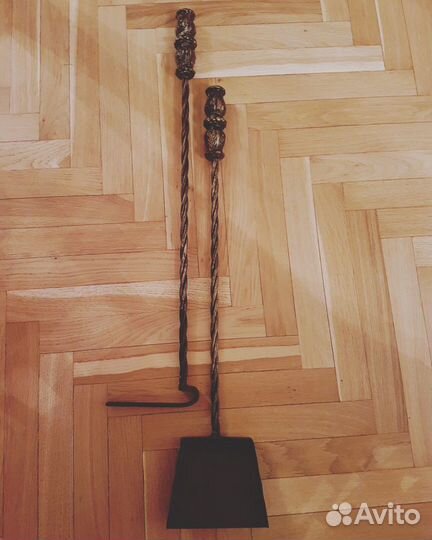 Кованые кочерга и совок