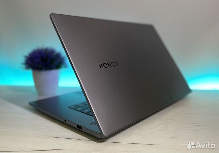 Ноутбук Honor MagicBook Pro X 15 i3 8 Гб SSD