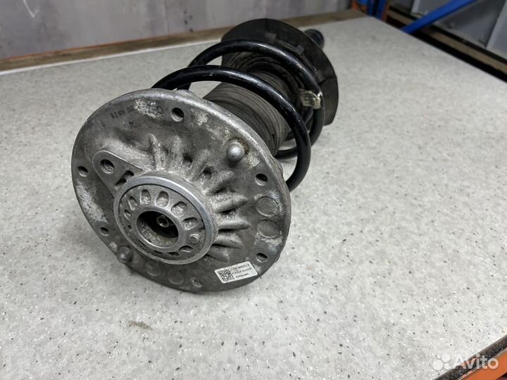 Стойка передняя BMW F30 M-tech