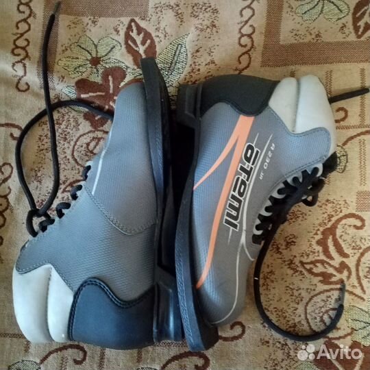 Лыжные ботинки