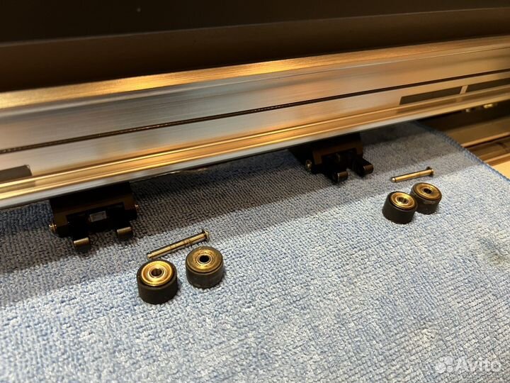 Прижимные ролики для режущего плоттера