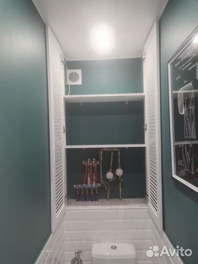Шкафчики и полки в санузел под ключ