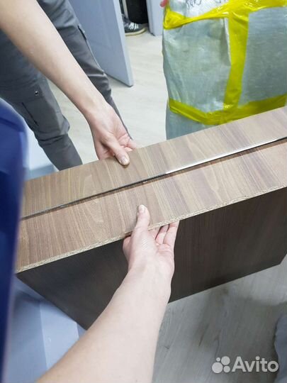 Зеркало с полочкой