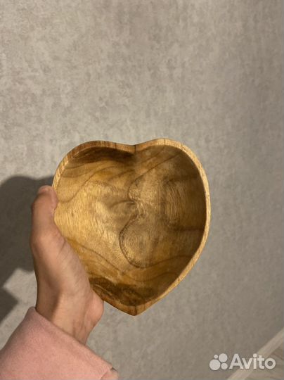 Тарелка деревянная в виде сердца