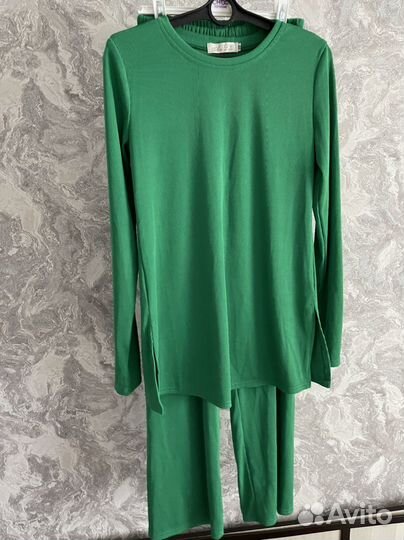 Костюм женский