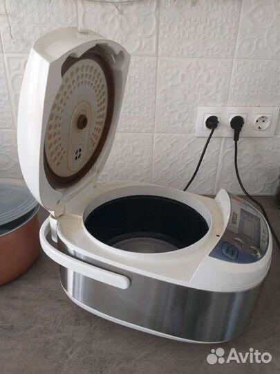 VitesseVS-577 Мультиварка работает. На запчасти