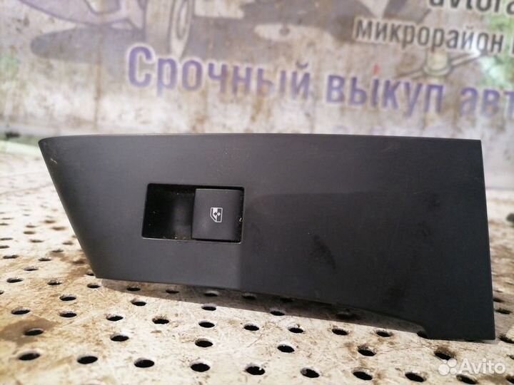 Блок управления стеклоподъемниками Opel Astra GTC