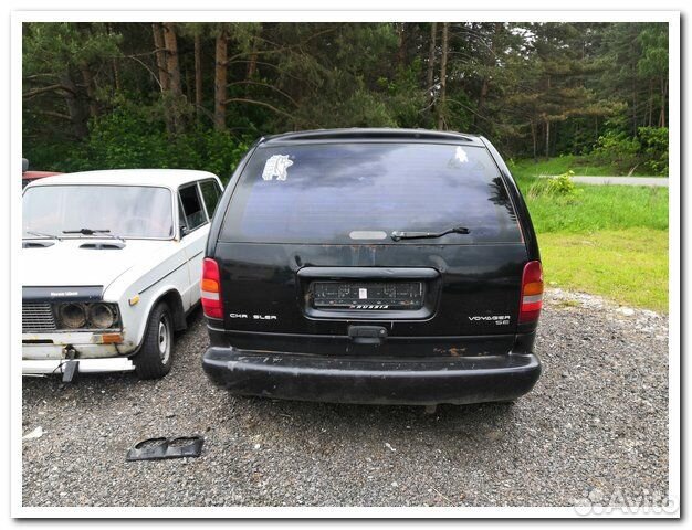 Chrysler Voyager 2.4 2000г. (разбор по запчастям)
