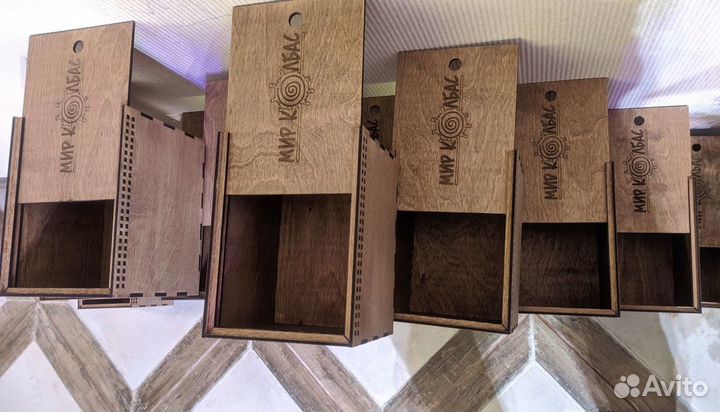 Деревянная шкатулка подарочная