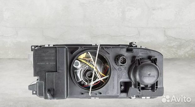 Actros Фара левая с регулирующим мотором без проти