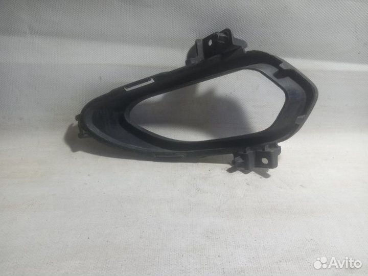 Накладка на туманку передняя правая Kia Ceed 2