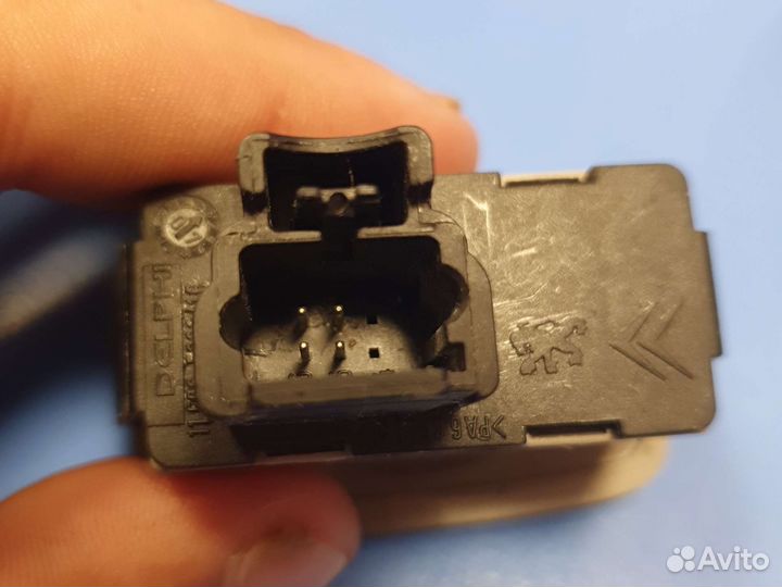 Citroen C5 кнопка задняя стеклоподьемника