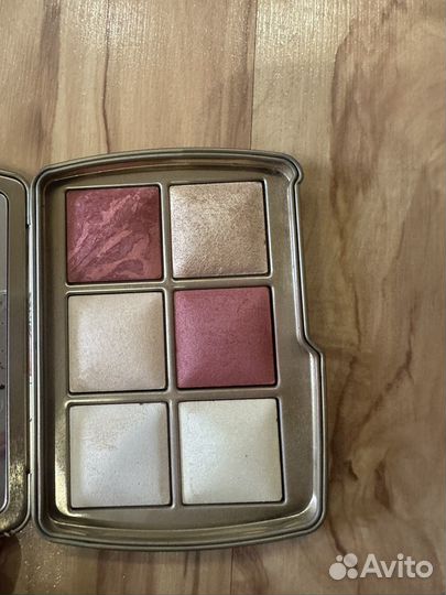 Hourglass палетка Бабочка