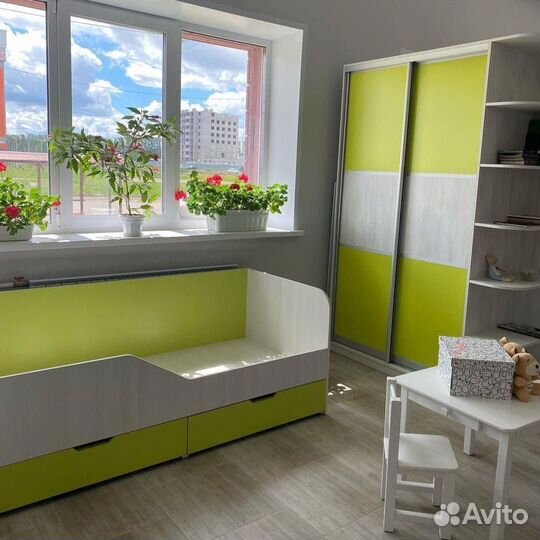 Кровать детская с матрасом и Шкаф Купе В Наличии