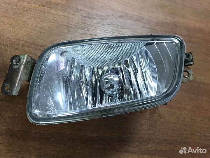 Фары противотуманные Mitsubishi pajero 2000-2006г