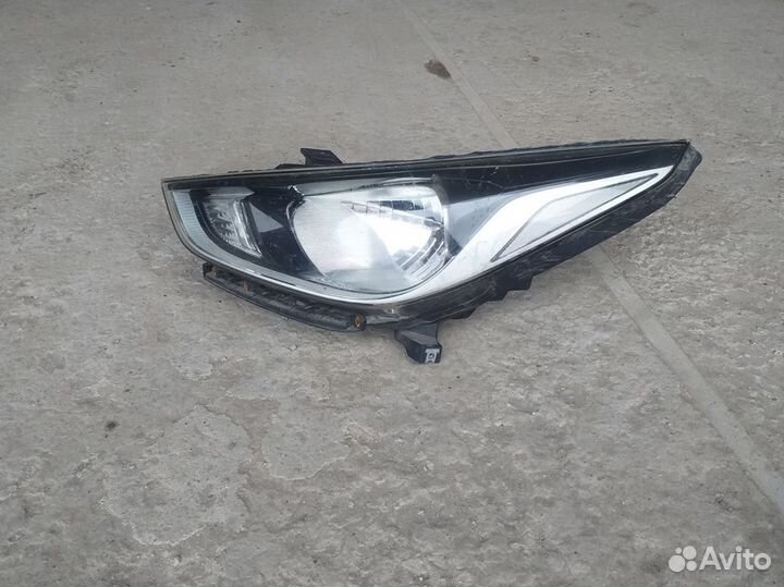 Фара левая Hyundai Solaris 1