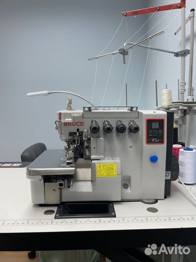 Оверлок Bruce X5 + стол промышленный Bruce