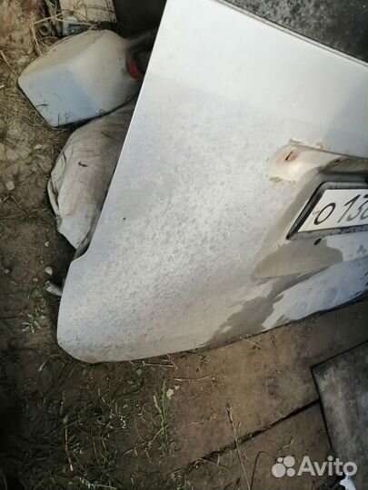 Дверь заднее стекло спойлер тайота noah zrr75