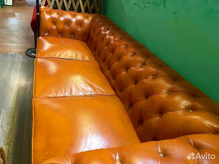 Диван кожаный честер