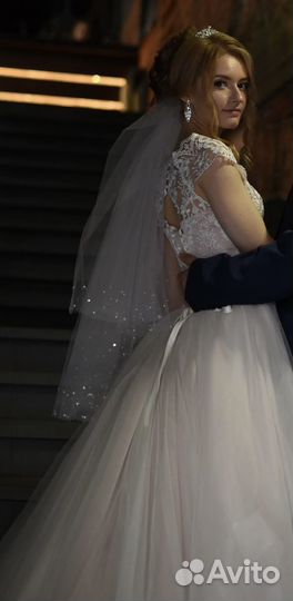Платье свадебное 40 -42